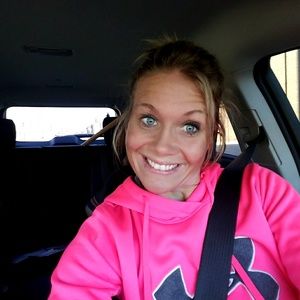 Meet your Posher, Deedee